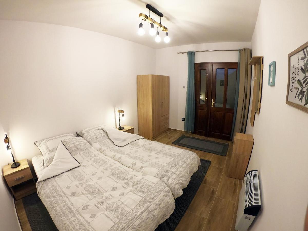 Il-Lak Apartment Pannonhalma Zewnętrze zdjęcie